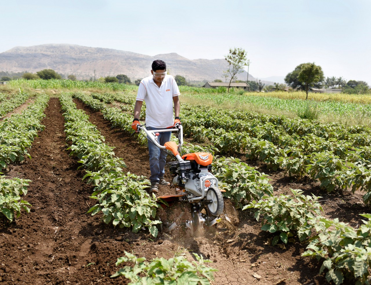 Les agriculteurs indiens apprécient les motobineuses, telles que la STIHL MH 710.